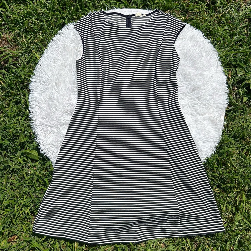 🩶5/$30 GAP White and Navy Blue Blue Sheath Mid Length Dress Crew Neck Size 6